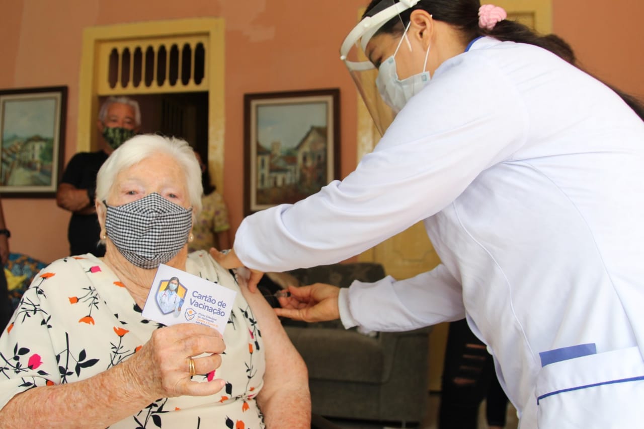 Coronavírus: Prefeitura de Coruripe inicia vacinação de idosos acima de 85 anos